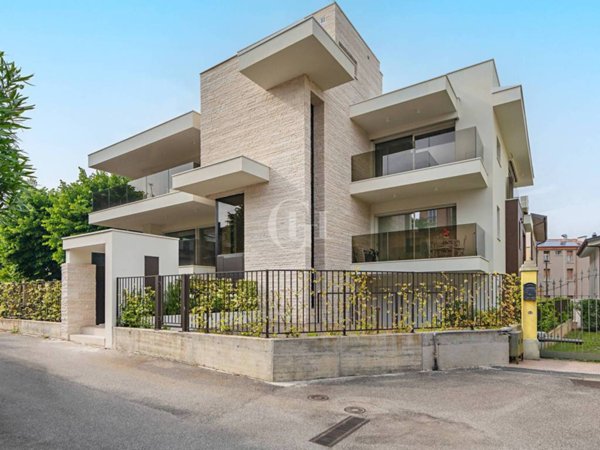 appartamento in vendita a Desenzano del Garda