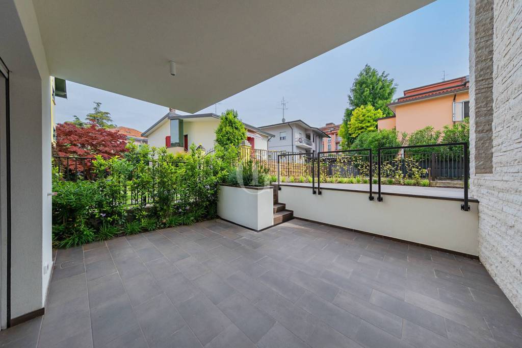 appartamento in vendita a Desenzano del Garda