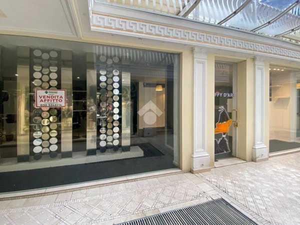 negozio in vendita a Desenzano del Garda