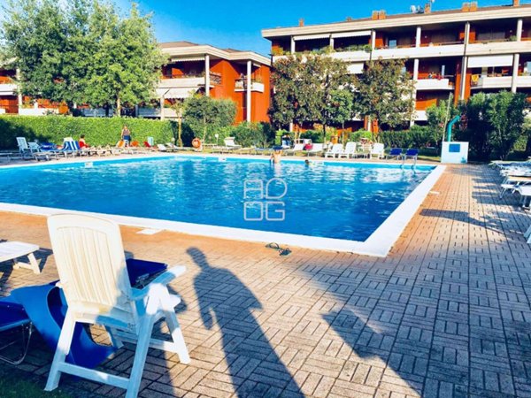 appartamento in vendita a Desenzano del Garda in zona Rivoltella