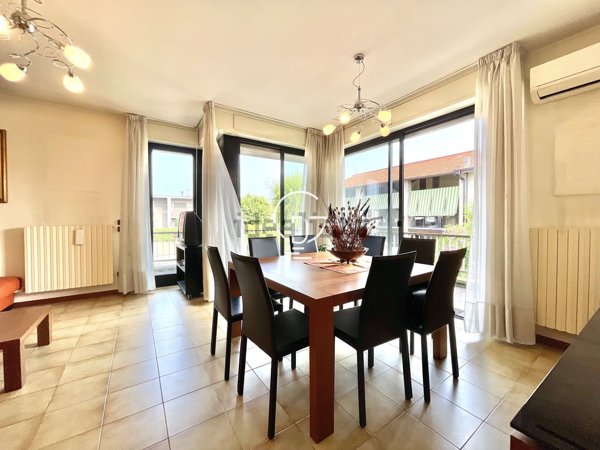 appartamento in vendita a Desenzano del Garda in zona Rivoltella