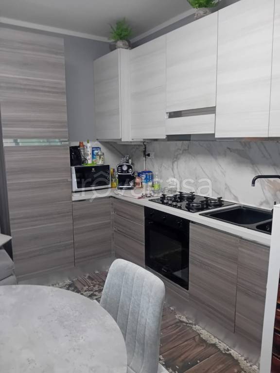appartamento in vendita a Desenzano del Garda in zona Rivoltella