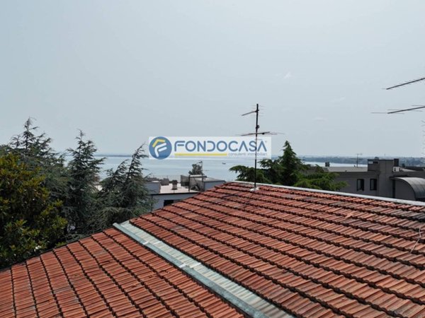 casa indipendente in vendita a Desenzano del Garda