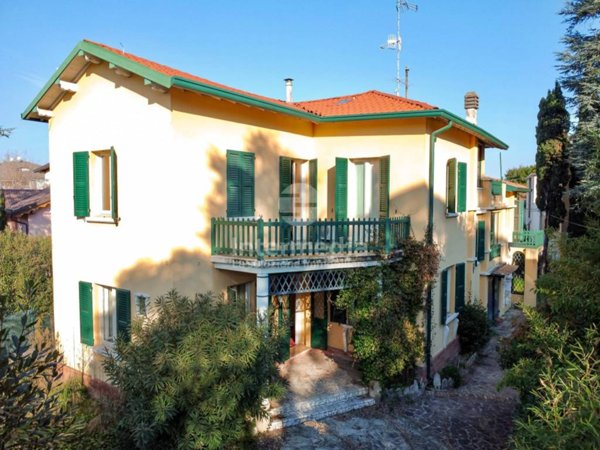 casa indipendente in vendita a Desenzano del Garda