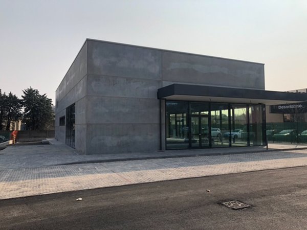 locale di sgombero in vendita a Desenzano del Garda
