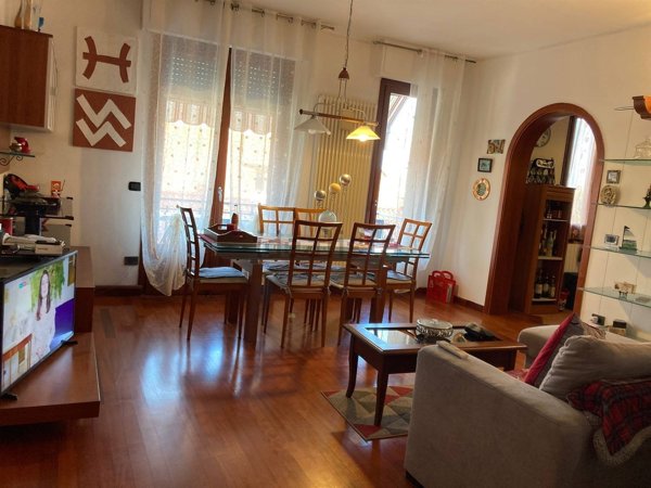appartamento in vendita a Desenzano del Garda in zona Rivoltella