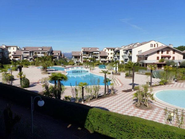 appartamento in vendita a Desenzano del Garda in zona Rivoltella