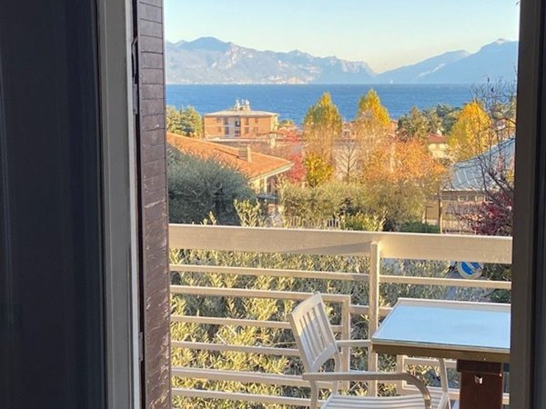 casa indipendente in vendita a Desenzano del Garda
