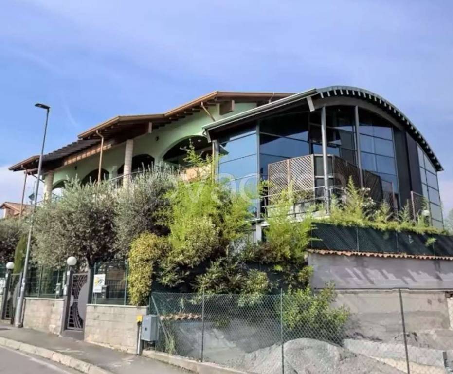 casa indipendente in vendita a Desenzano del Garda