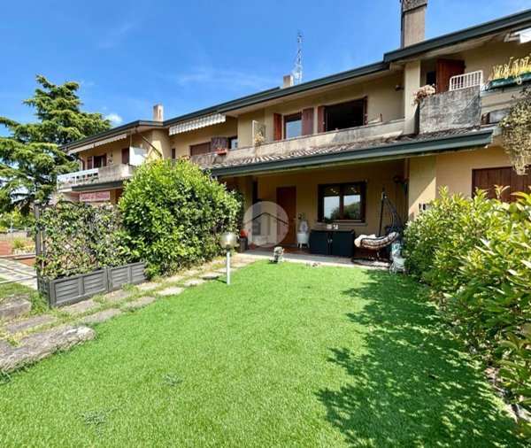 appartamento in vendita a Desenzano del Garda in zona Rivoltella