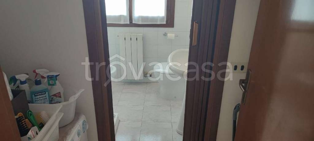 appartamento in vendita a Desenzano del Garda in zona Rivoltella