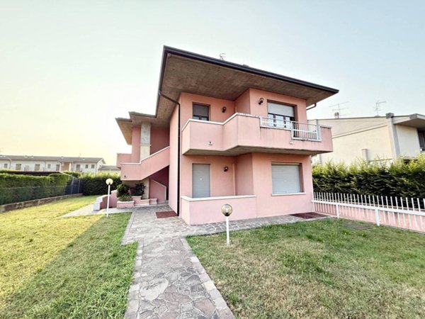 appartamento a Desenzano del Garda in zona San Martino della Battaglia