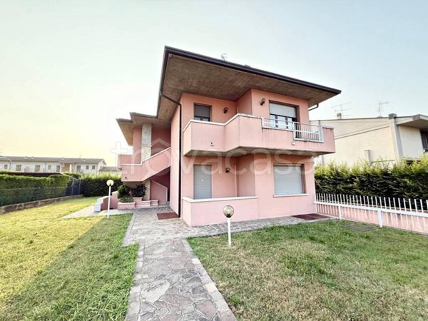 appartamento a Desenzano del Garda in zona San Martino della Battaglia