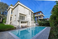 casa indipendente in vendita a Desenzano del Garda