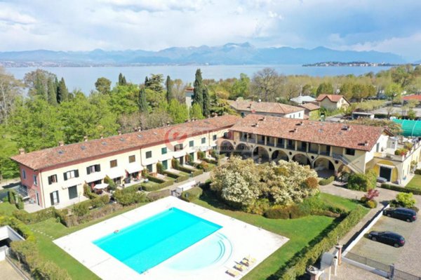 appartamento in vendita a Desenzano del Garda in zona Rivoltella