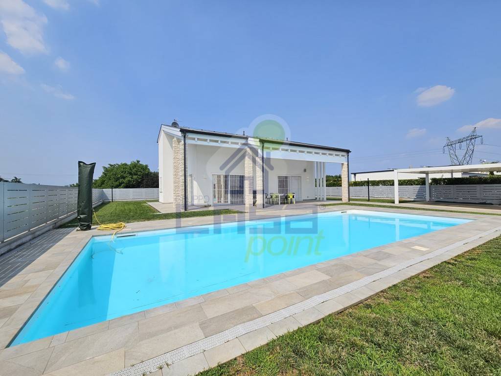 casa indipendente in vendita a Desenzano del Garda
