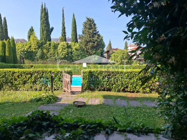 appartamento in vendita a Desenzano del Garda in zona Rivoltella