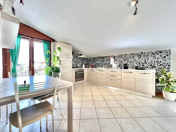 appartamento in vendita a Desenzano del Garda in zona Rivoltella