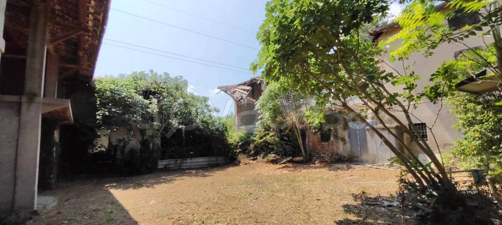 casa indipendente in vendita a Desenzano del Garda in zona Rivoltella