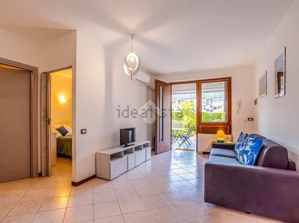 appartamento in vendita a Desenzano del Garda in zona Rivoltella