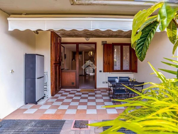 appartamento in vendita a Desenzano del Garda in zona Rivoltella