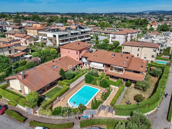 appartamento in vendita a Desenzano del Garda in zona Rivoltella