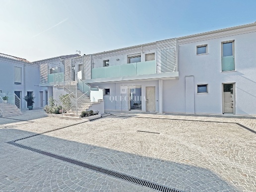 appartamento in vendita a Desenzano del Garda