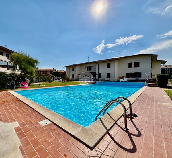 appartamento in vendita a Desenzano del Garda in zona Rivoltella