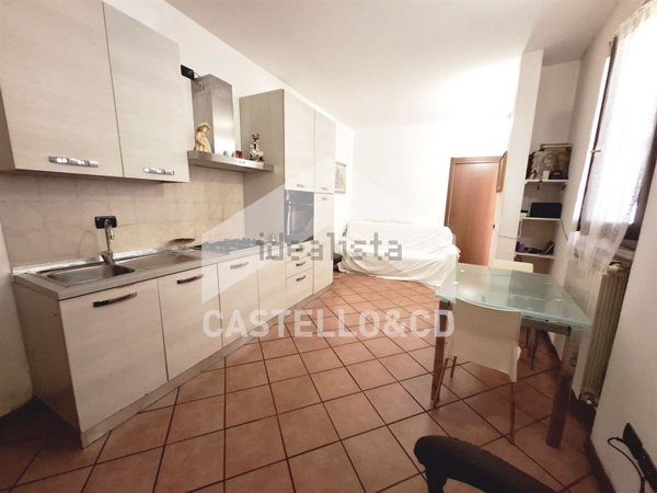 appartamento in vendita a Desenzano del Garda in zona Rivoltella