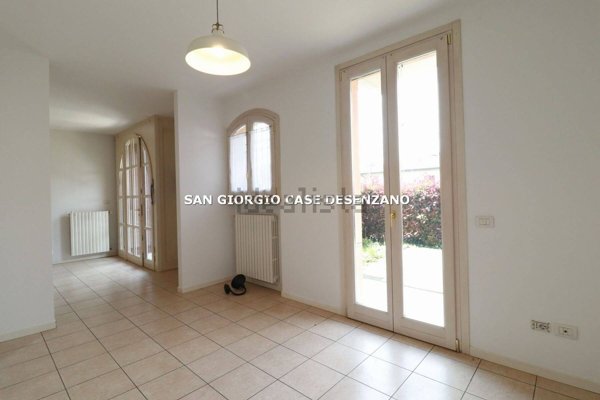 casa indipendente in vendita a Desenzano del Garda