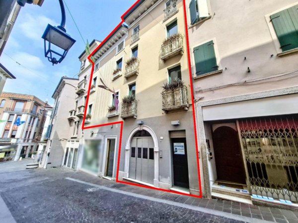 negozio in vendita a Desenzano del Garda