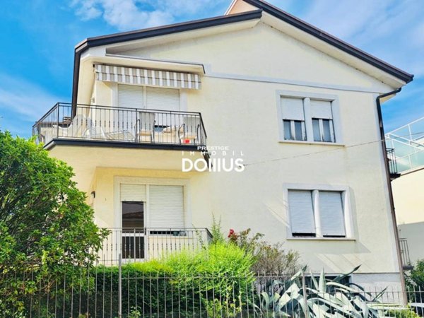 casa indipendente in vendita a Desenzano del Garda