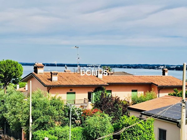 casa indipendente in vendita a Desenzano del Garda