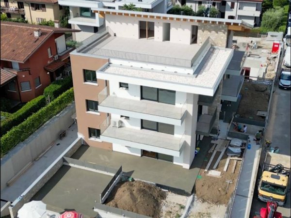 appartamento in vendita a Desenzano del Garda