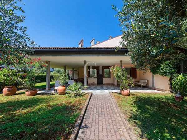 casa indipendente in vendita a Desenzano del Garda