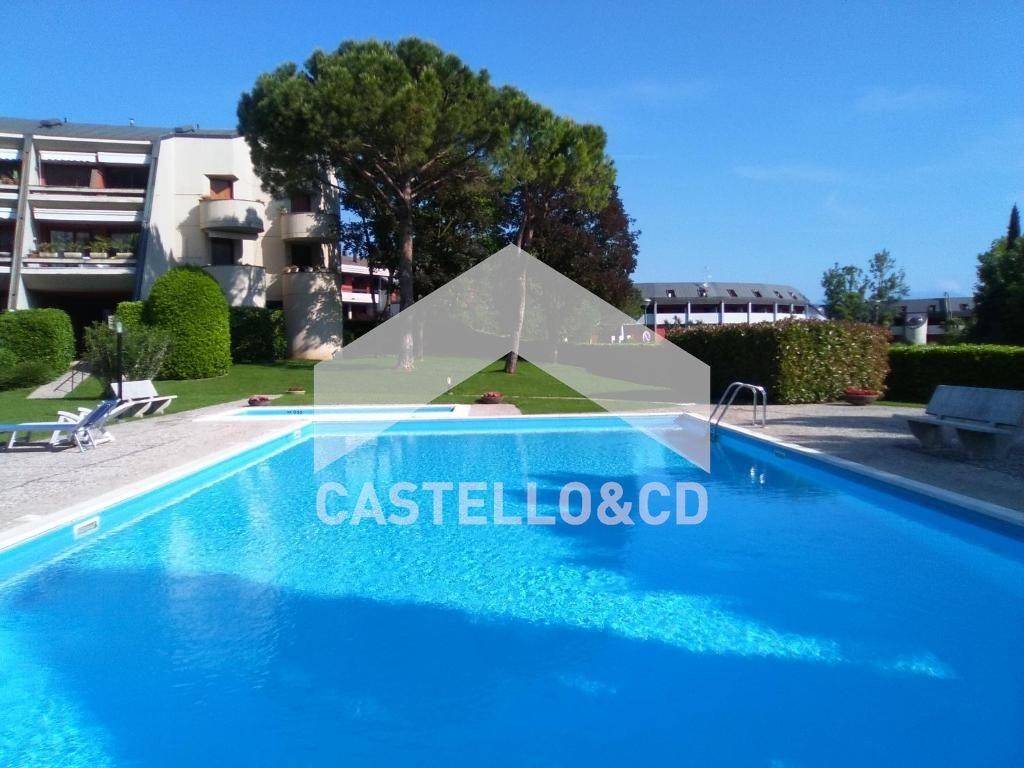 appartamento in vendita a Desenzano del Garda in zona Rivoltella
