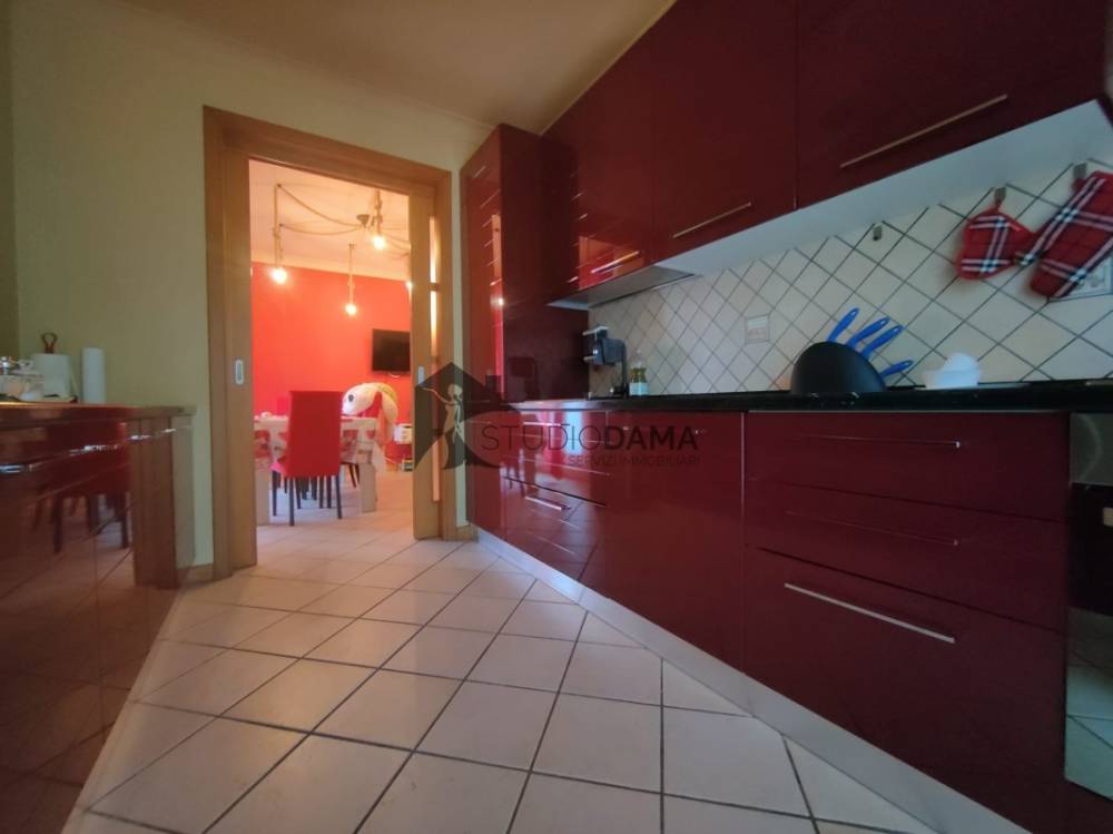 appartamento in vendita a Desenzano del Garda in zona Rivoltella