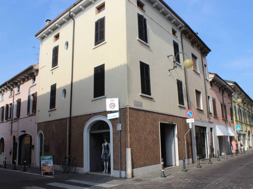appartamento in vendita a Desenzano del Garda