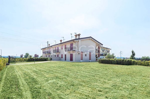 casa indipendente in vendita a Desenzano del Garda