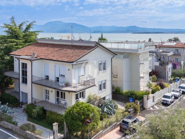 casa indipendente in vendita a Desenzano del Garda