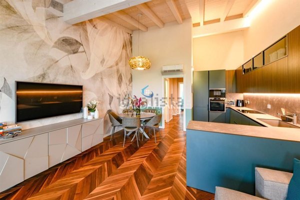 appartamento in vendita a Desenzano del Garda in zona Rivoltella