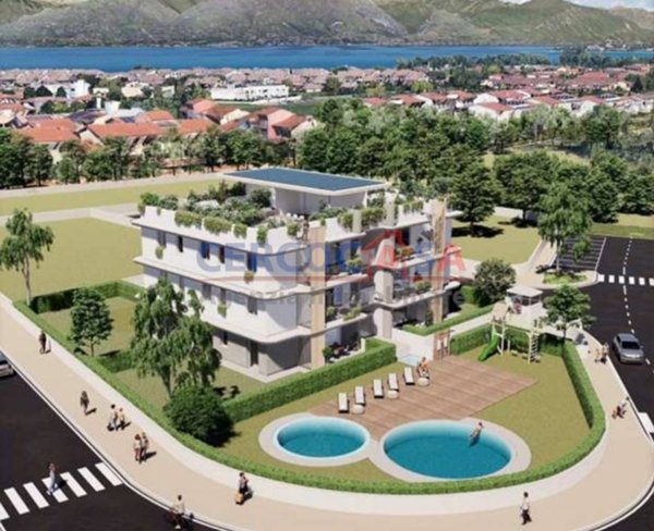 appartamento in vendita a Desenzano del Garda in zona Rivoltella