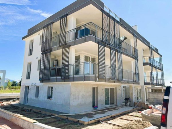 appartamento in vendita a Desenzano del Garda in zona Rivoltella