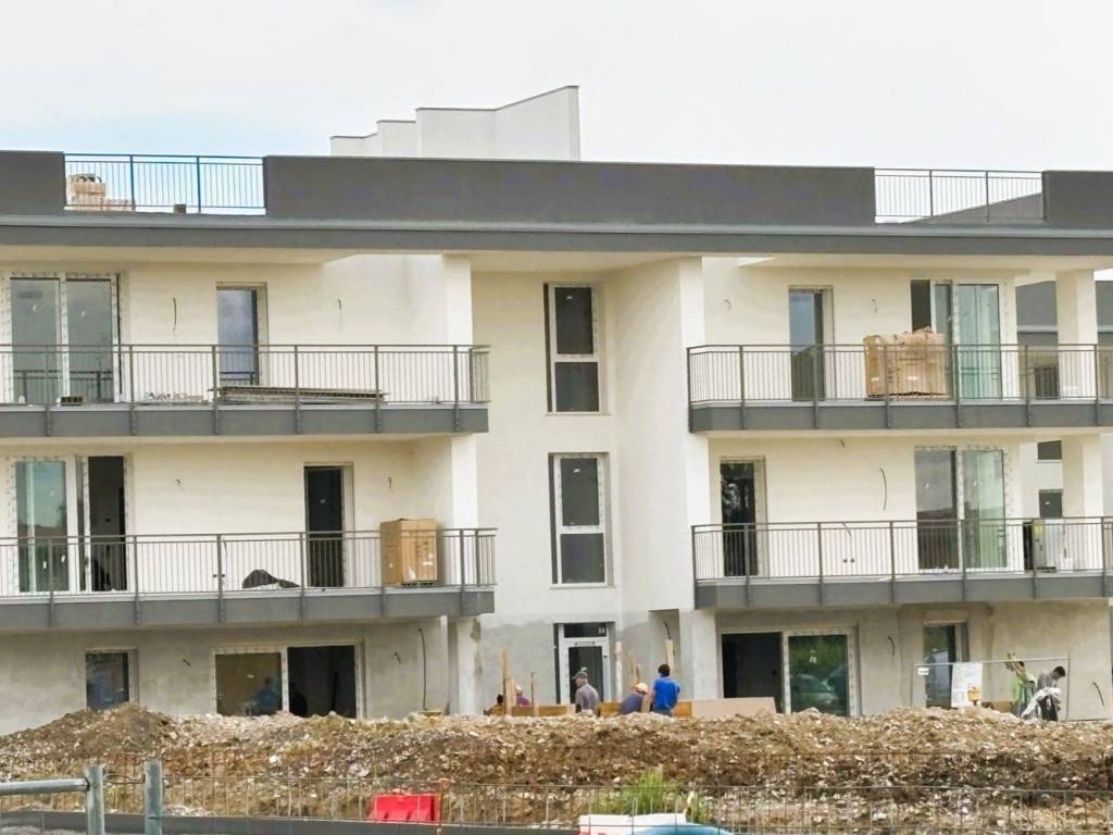 appartamento in vendita a Desenzano del Garda in zona Rivoltella