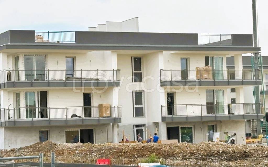 appartamento in vendita a Desenzano del Garda in zona Rivoltella