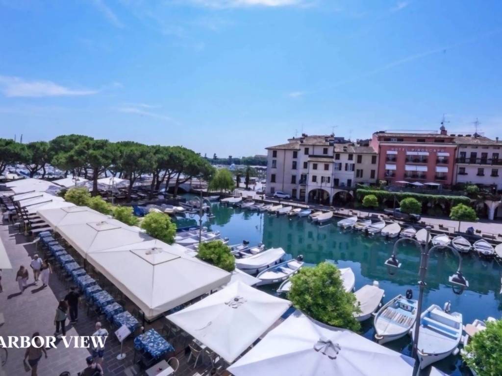 appartamento in vendita a Desenzano del Garda