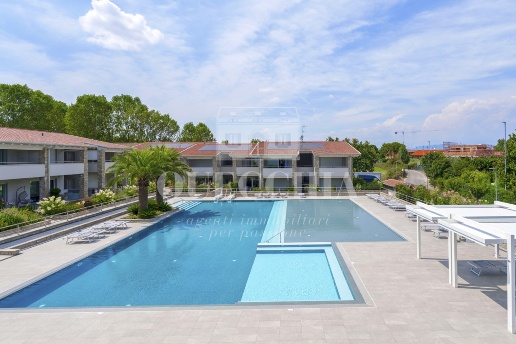 appartamento in vendita a Desenzano del Garda in zona Rivoltella
