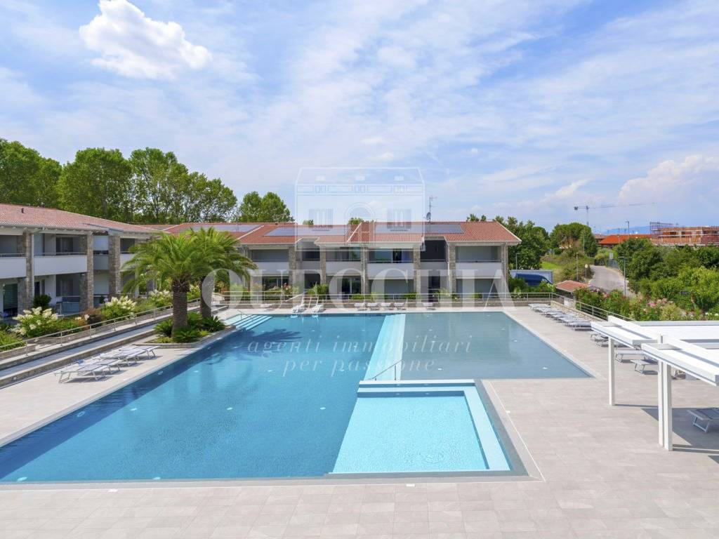 appartamento in vendita a Desenzano del Garda in zona Rivoltella