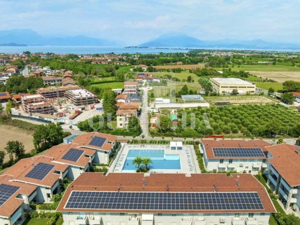appartamento in vendita a Desenzano del Garda in zona Rivoltella