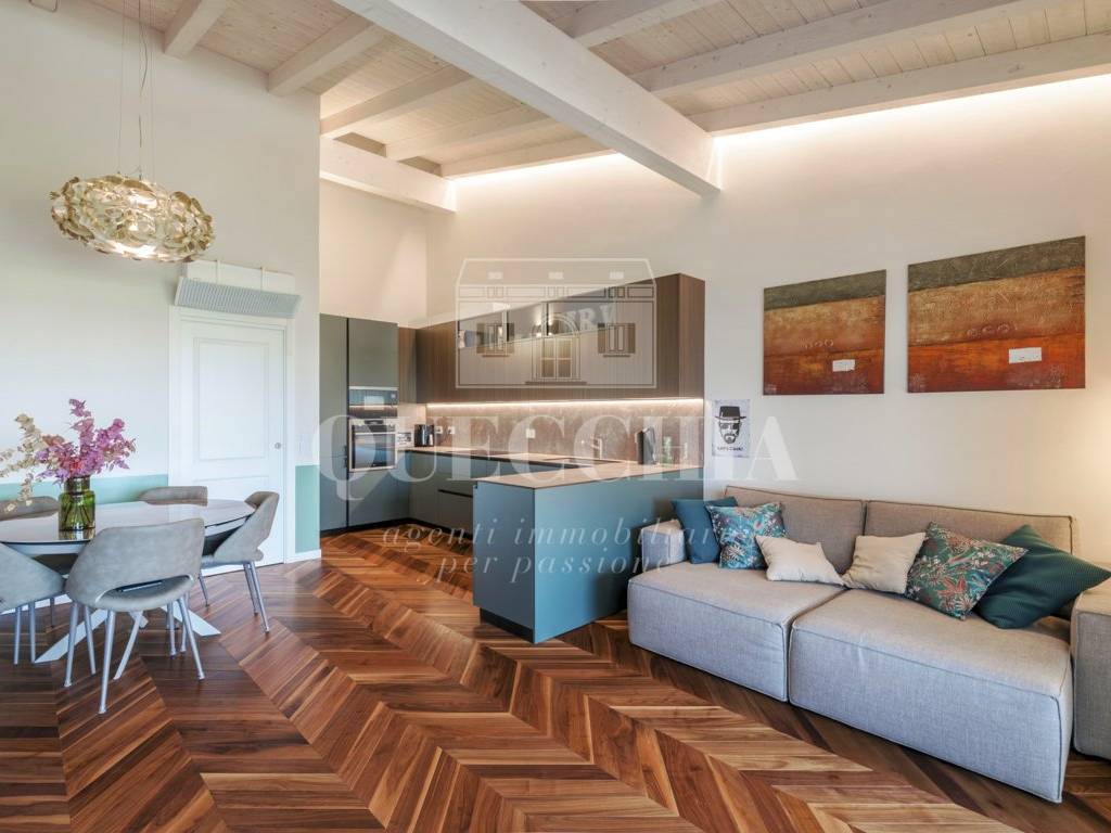 appartamento in vendita a Desenzano del Garda in zona Rivoltella
